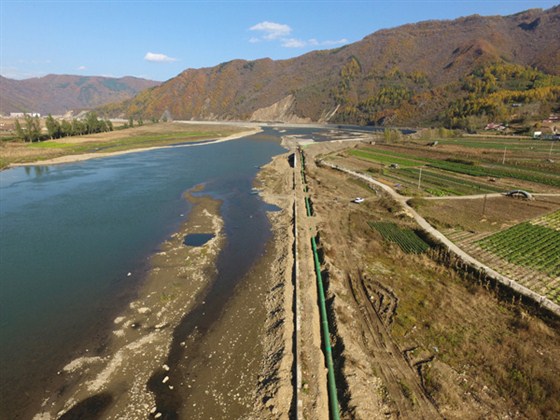 碧綠的管子，也就是新澎公司供應(yīng)的內(nèi)襯不銹鋼復(fù)合鋼管哦